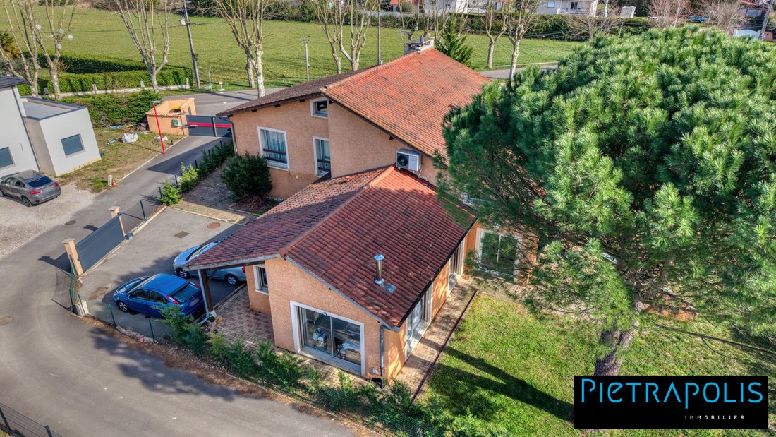 House in Thil, Auvergne-Rhône-Alpes, France 2 - 17570555
