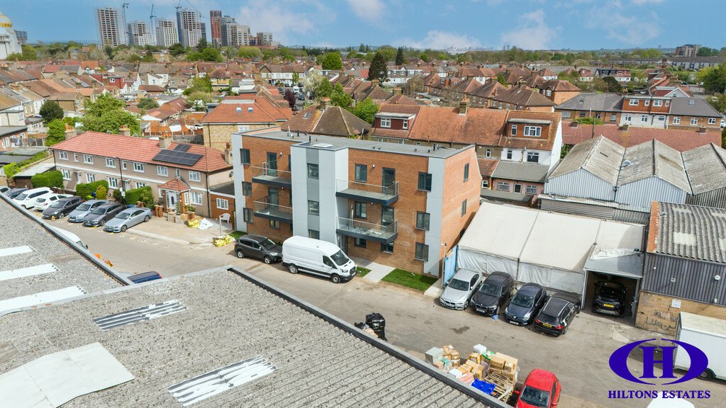 Apartment in Norwood Green, Ealing, England 2 - 17564047