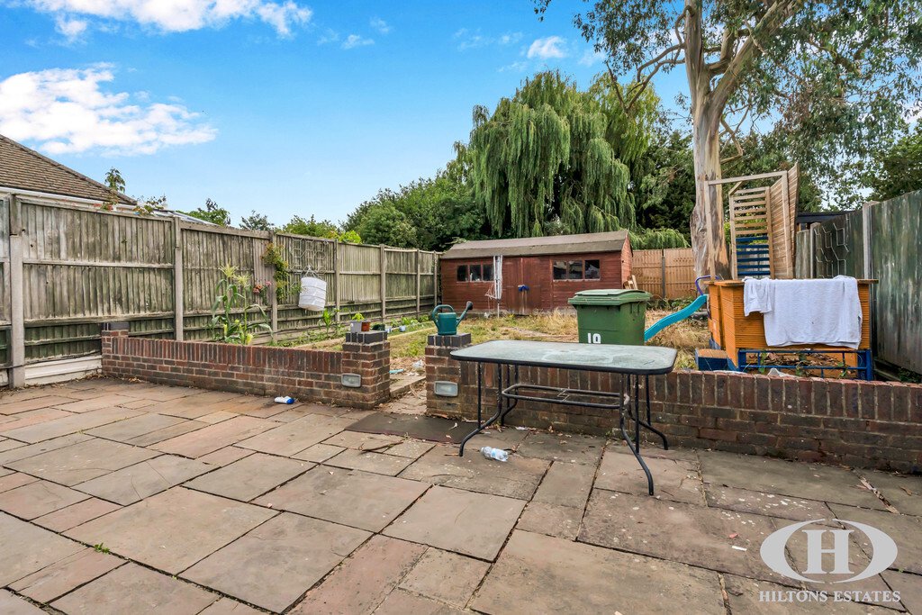 Bungalow in New Denham, Denham, England 5 - 17563932