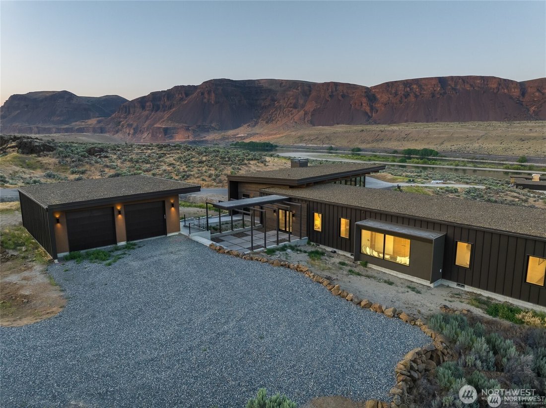 House in Malaga, Washington, United States 2 - 17566115