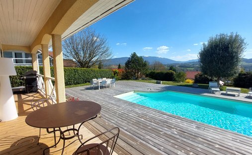 House in Lovagny, Auvergne-Rhône-Alpes, France 1