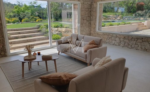 Villa in Le Plan-de-la-Tour, Provence-Alpes-Côte d'Azur, France 1