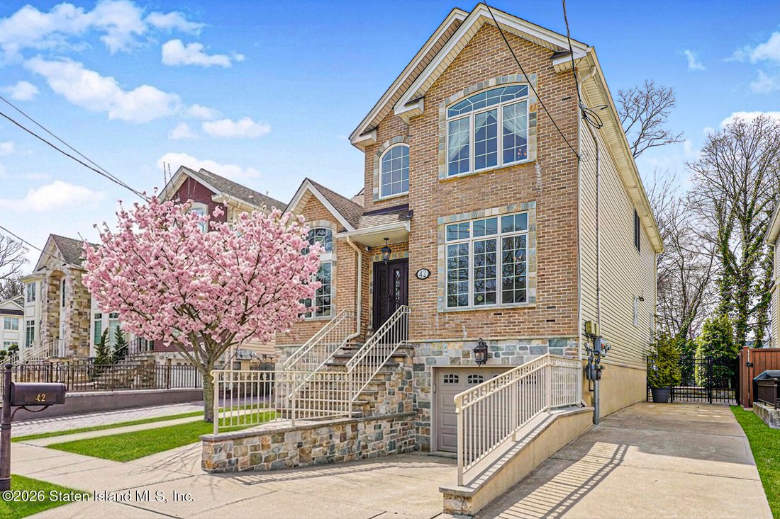 House in New York, New York, United States 1 - 17565657