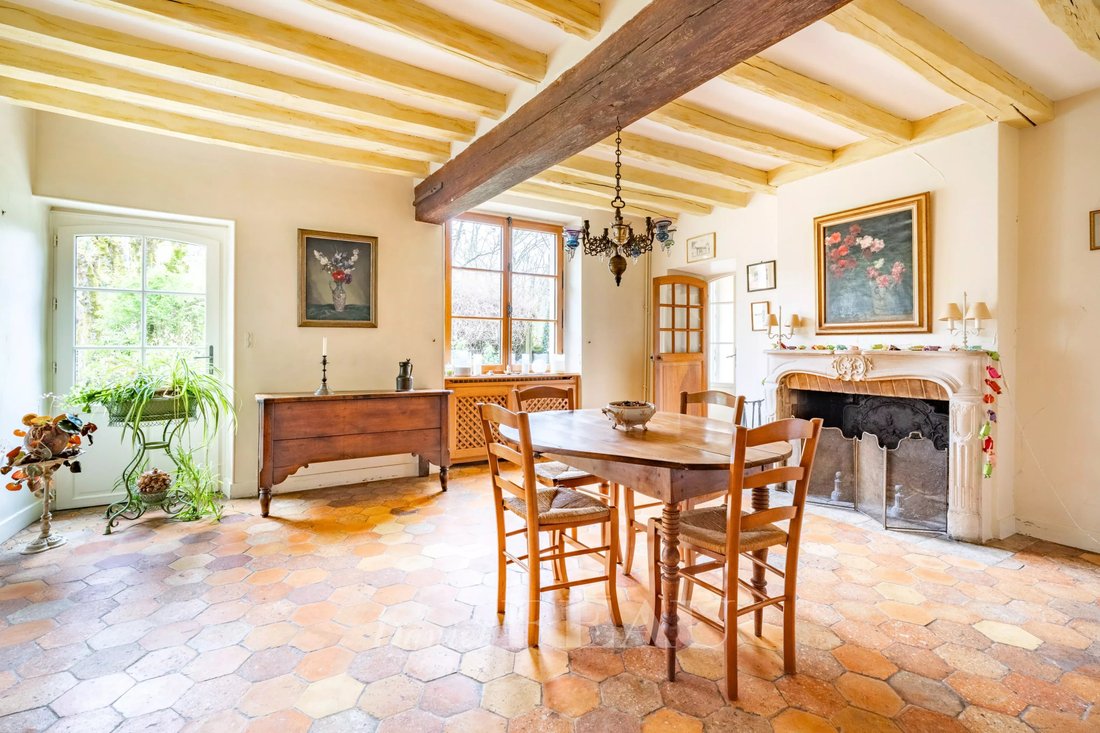 House in Montfort-l'Amaury, Ile-de-France, France 3 - 17564398
