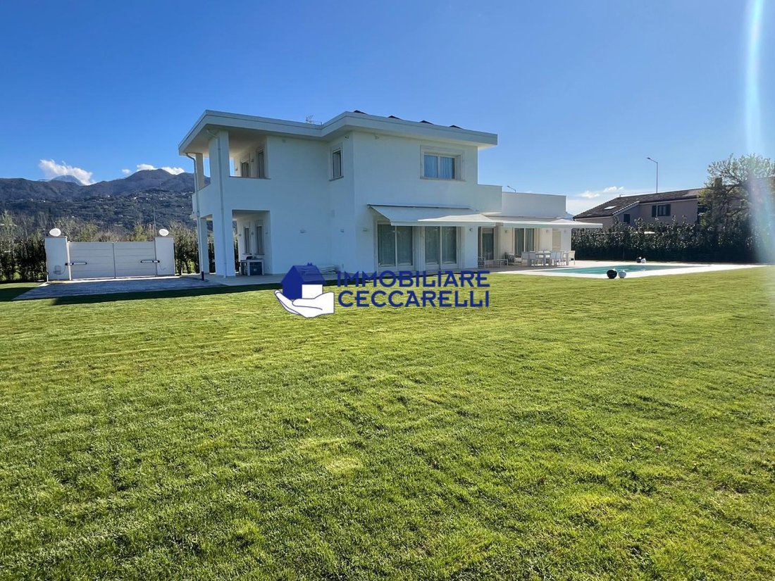 Villa in Pietrasanta, Tuscany, Italy 1 - 17565944