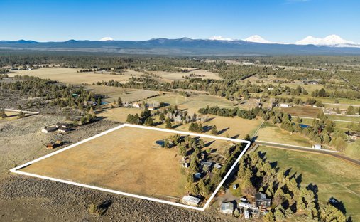 Land in Bend, Oregon, United States 1