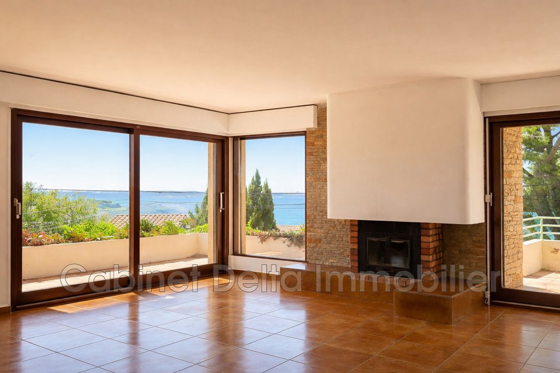 Villa in Six-Fours-les-Plages, Provence-Alpes-Côte d'Azur, France 4 - 17562843