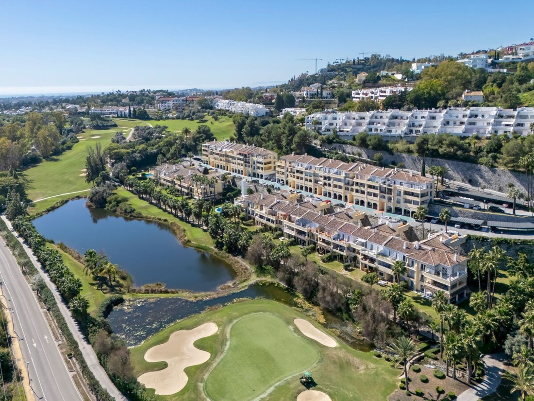 Apartment in La Quinta, Benahavis, Andalusia 1 - 17564351