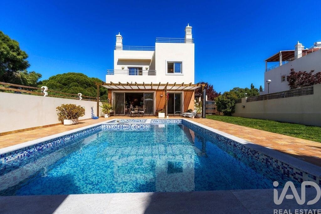 Townhouse in Quelfes, Algarve, Portugal 1 - 17046574