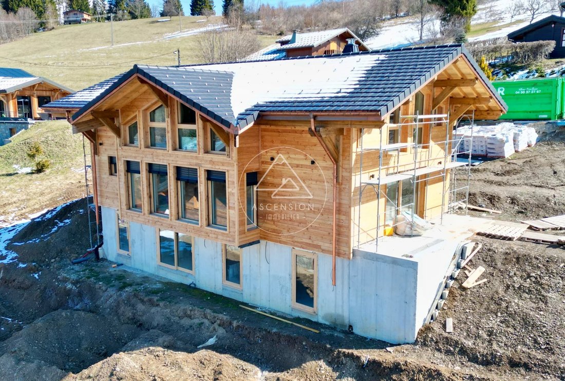 Chalet in Les Gets, Auvergne-Rhône-Alpes, France 1 - 17564517
