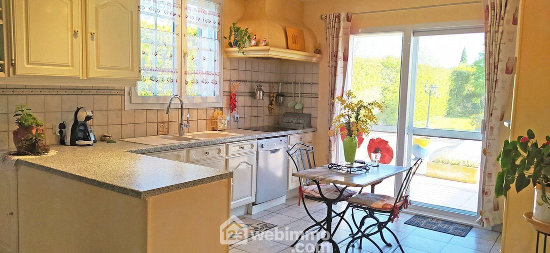 Villa in Arles, Provence-Alpes-Côte d'Azur, France 1 - 17564538