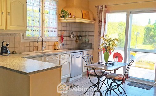 Villa in Arles, Provence-Alpes-Côte d'Azur, France 1