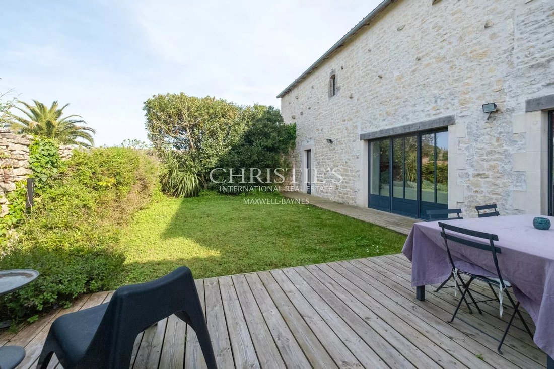 House in Sainte-Marie-de-Ré, Nouvelle-Aquitaine, France 2 - 17566151