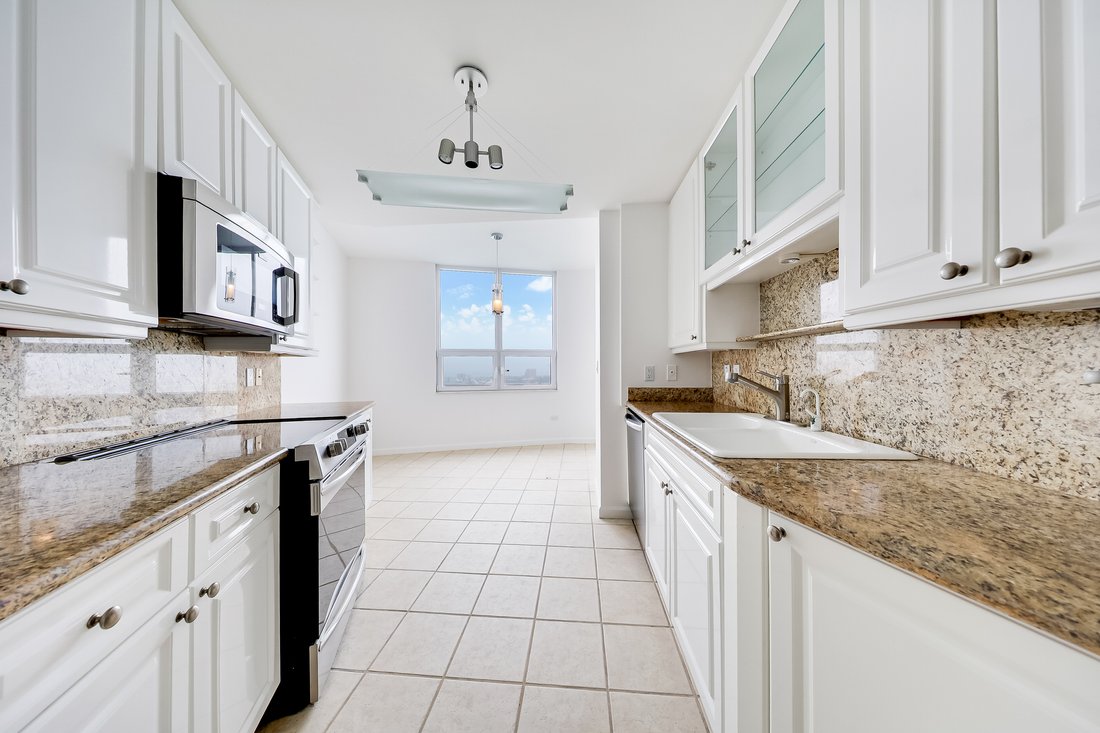 Condo in Miami, Florida, United States 1 - 17563770