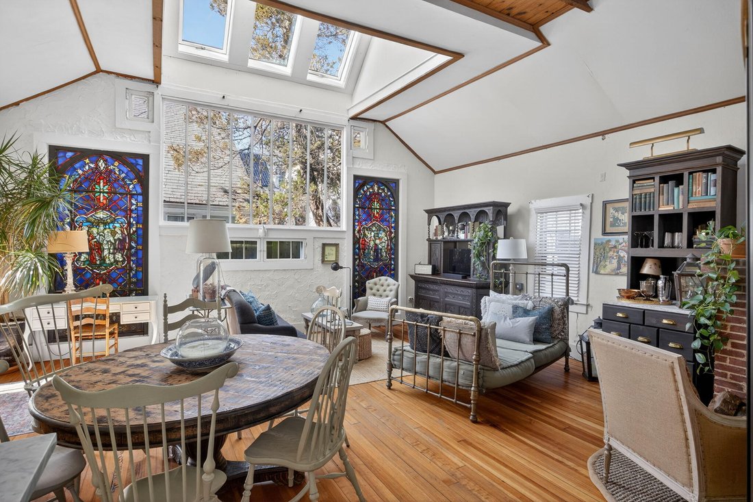 House in Provincetown, Massachusetts, United States 4 - 17563406