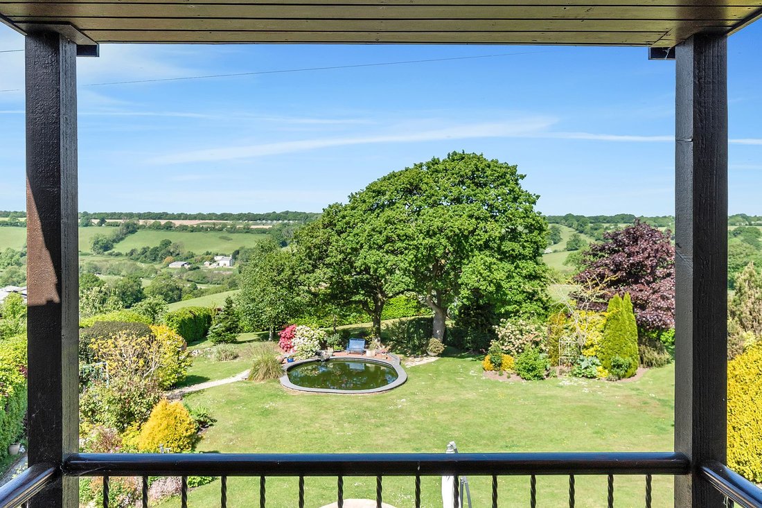 Honiton, England 1 - 17562330