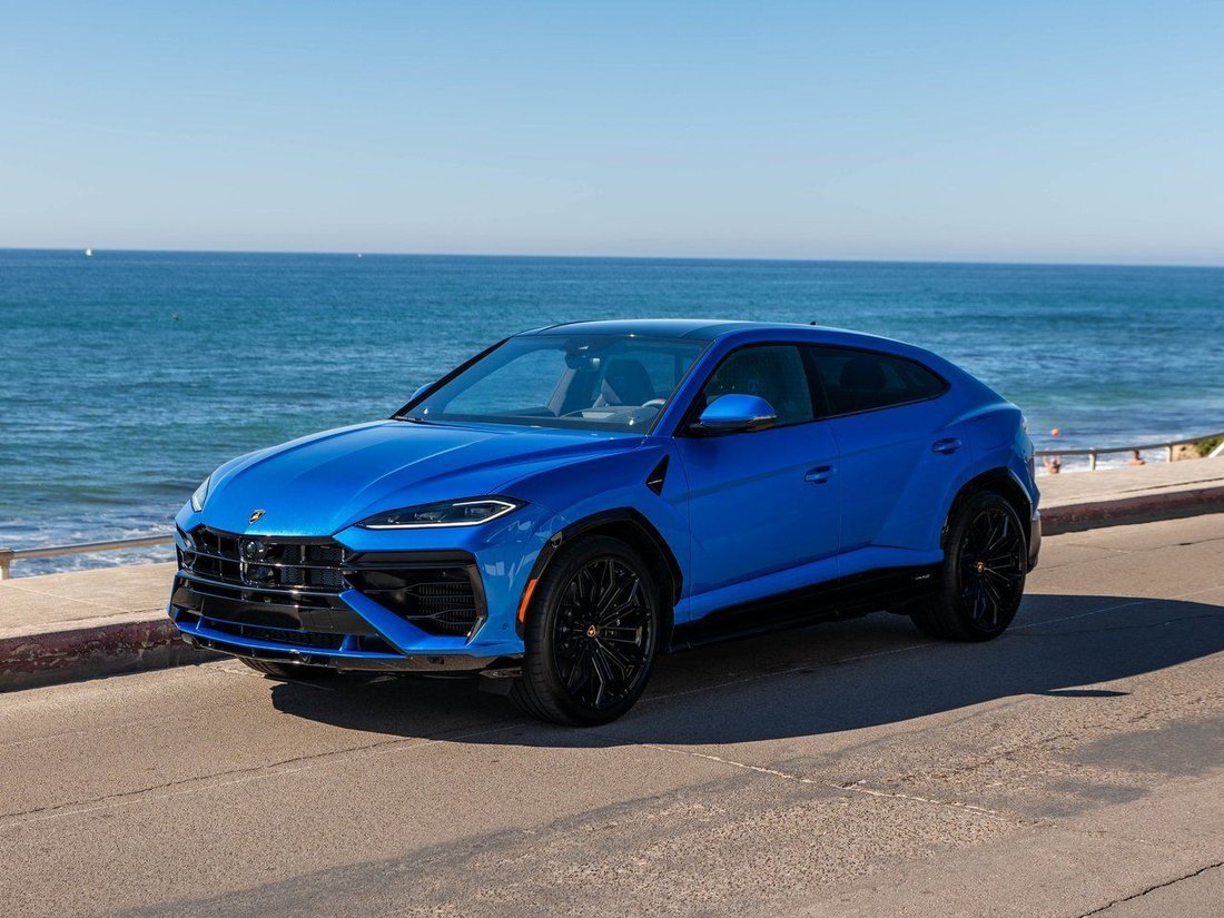 Suv in La Jolla, CA, United States 1 - 17562738