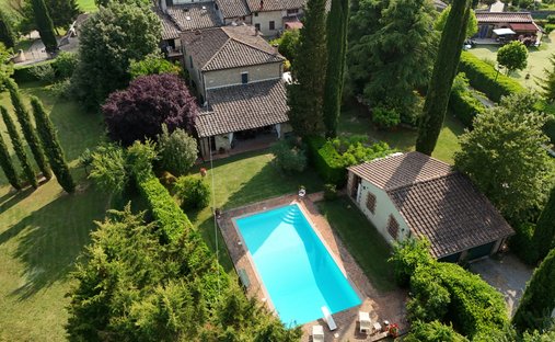 Villa in Asciano, Tuscany, Italy 1