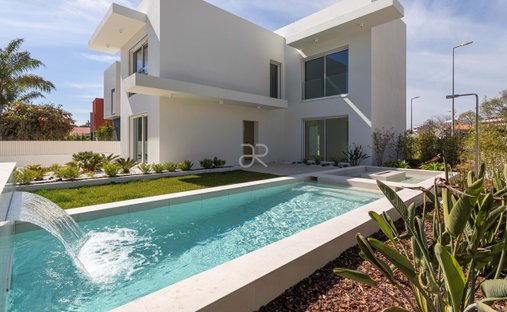 Villa in Loule (Sao Clemente), Algarve, Portugal 1