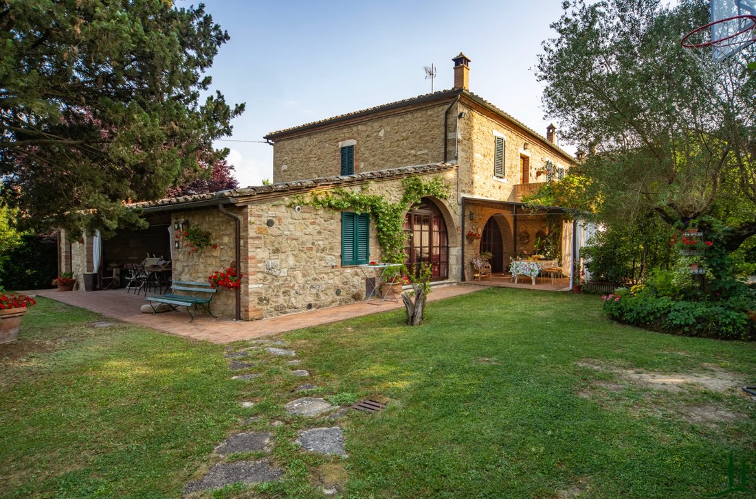 Villa in Asciano, Tuscany, Italy 2 - 17571801