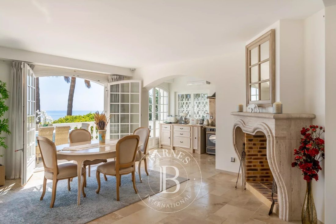 House in Théoule-sur-Mer, Provence-Alpes-Côte d'Azur, France 5 - 17589347