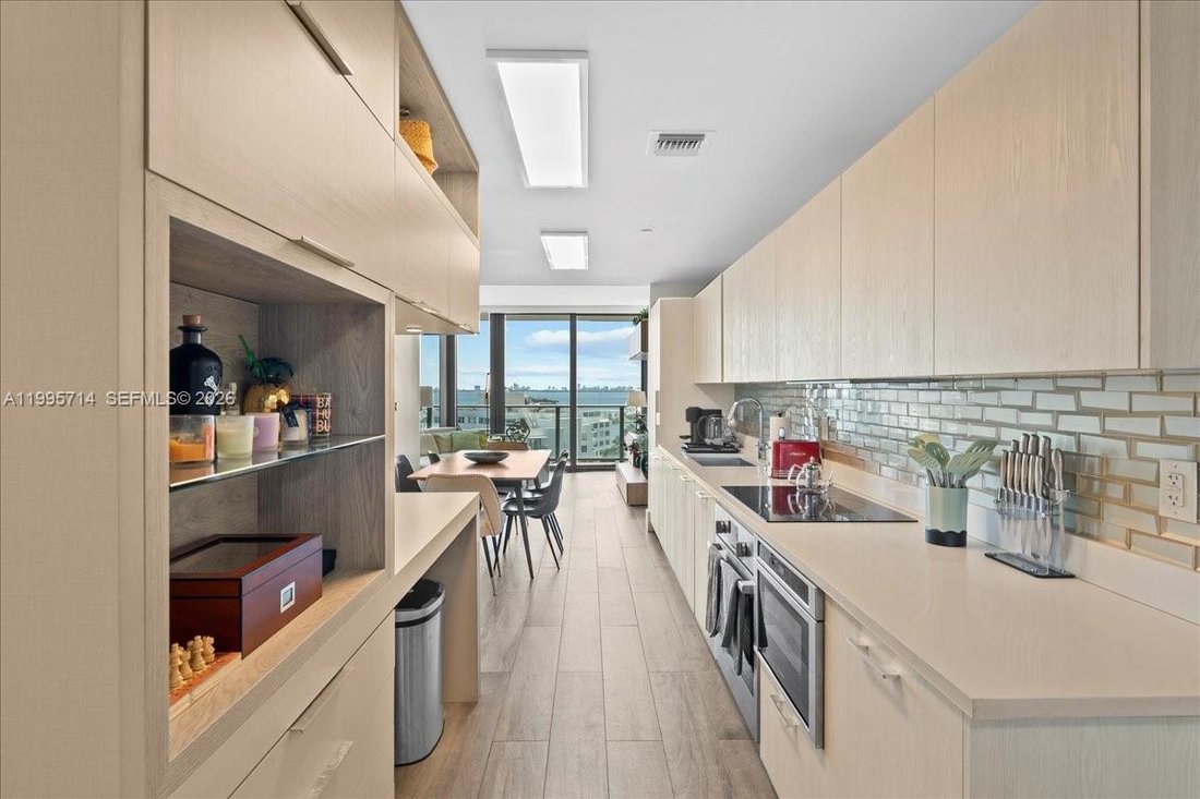 Condo in Miami, Florida, United States 5 - 17574466