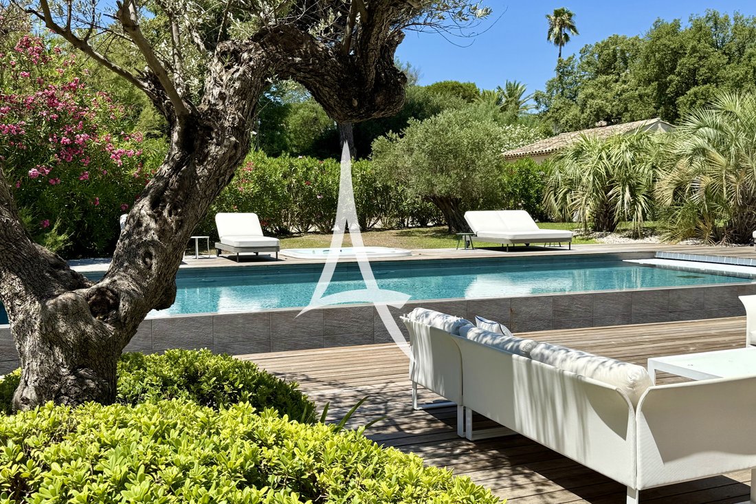 Villa in Grimaud, Provence-Alpes-Côte d'Azur, France 4 - 17573244