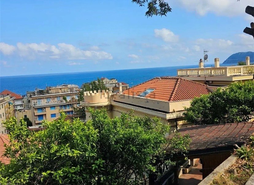 Villa in Central Hill, Alassio, Liguria 1 - 17572581