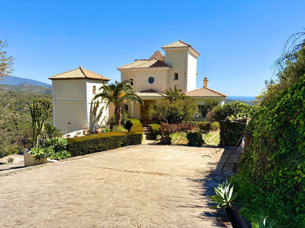 Villa in Estepona, Andalusia, Spain 2 - 17575101