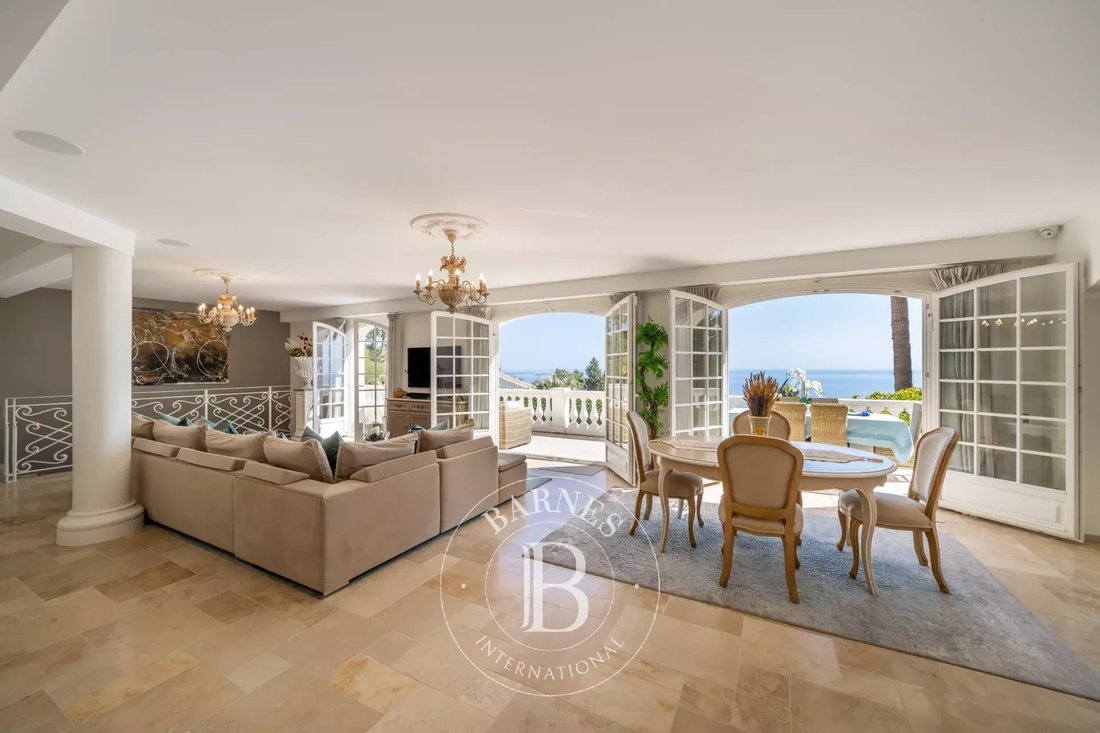 House in Théoule-sur-Mer, Provence-Alpes-Côte d'Azur, France 3 - 17589347