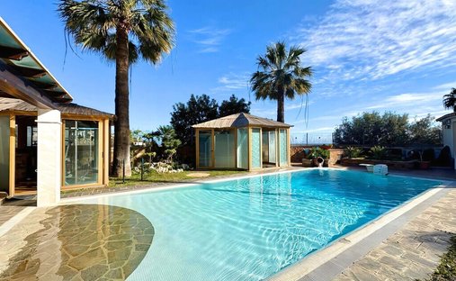 Villa in Fuengirola, Andalusia, Spain 1
