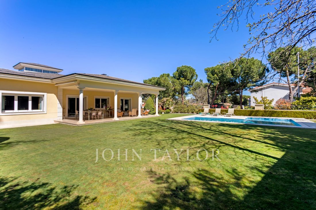 chalet à Hortaleza, Madrid, Espagne 1 - 17573398