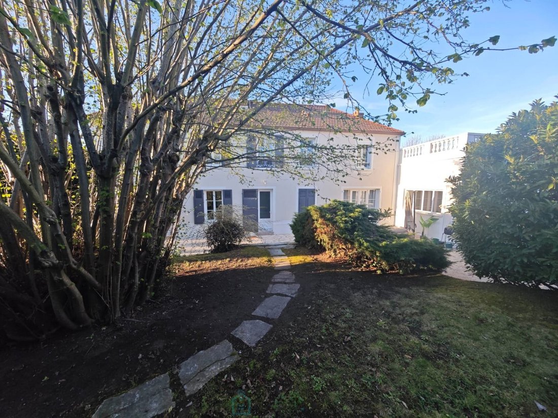 House in Centre Ville, Mennecy, France 4 - 17574335