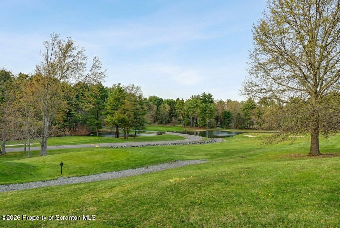 Condo in Dallas, Pennsylvania, United States 4 - 17573710