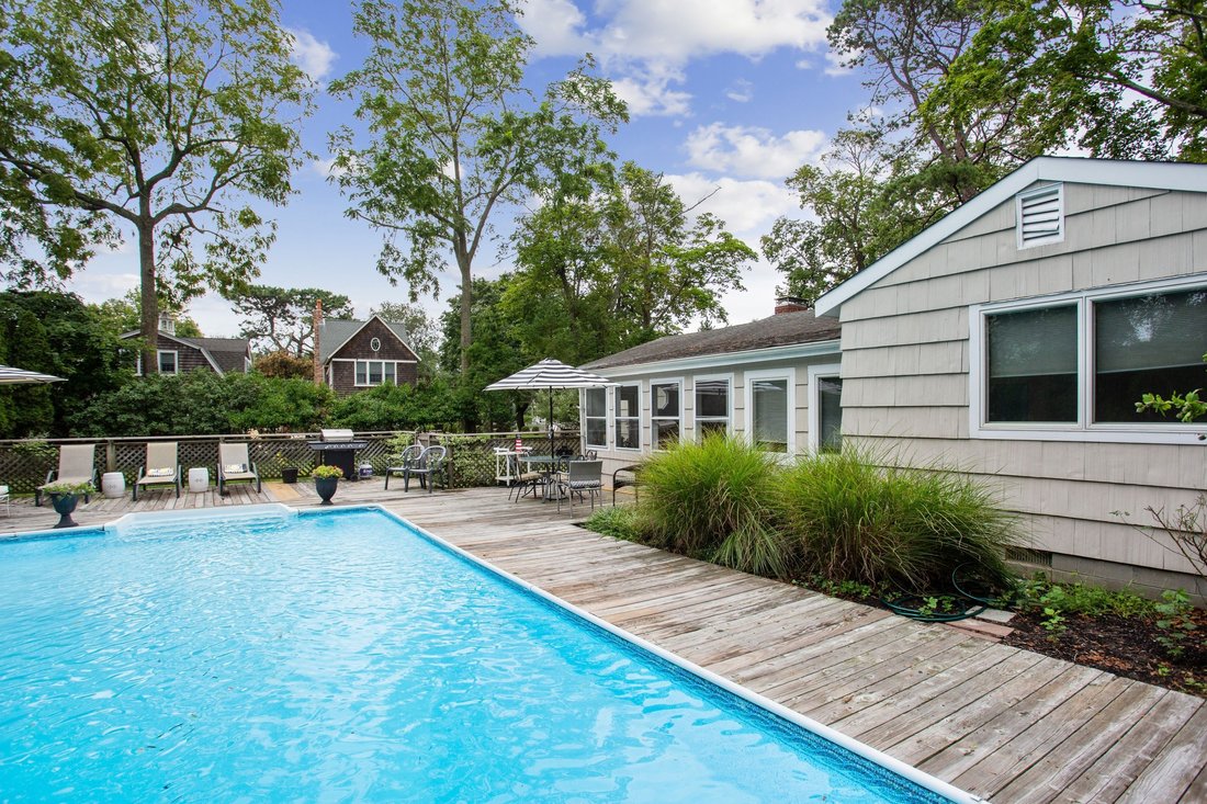 East Quogue, New York, United States 1 - 17575035