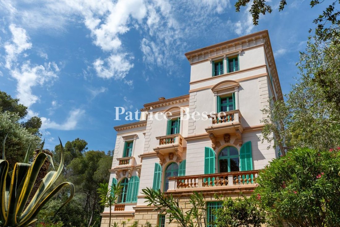 Villa in Le Dramont-Agay-Anthéor-Le Trayas, Saint-Raphaël, France 1 - 16585761