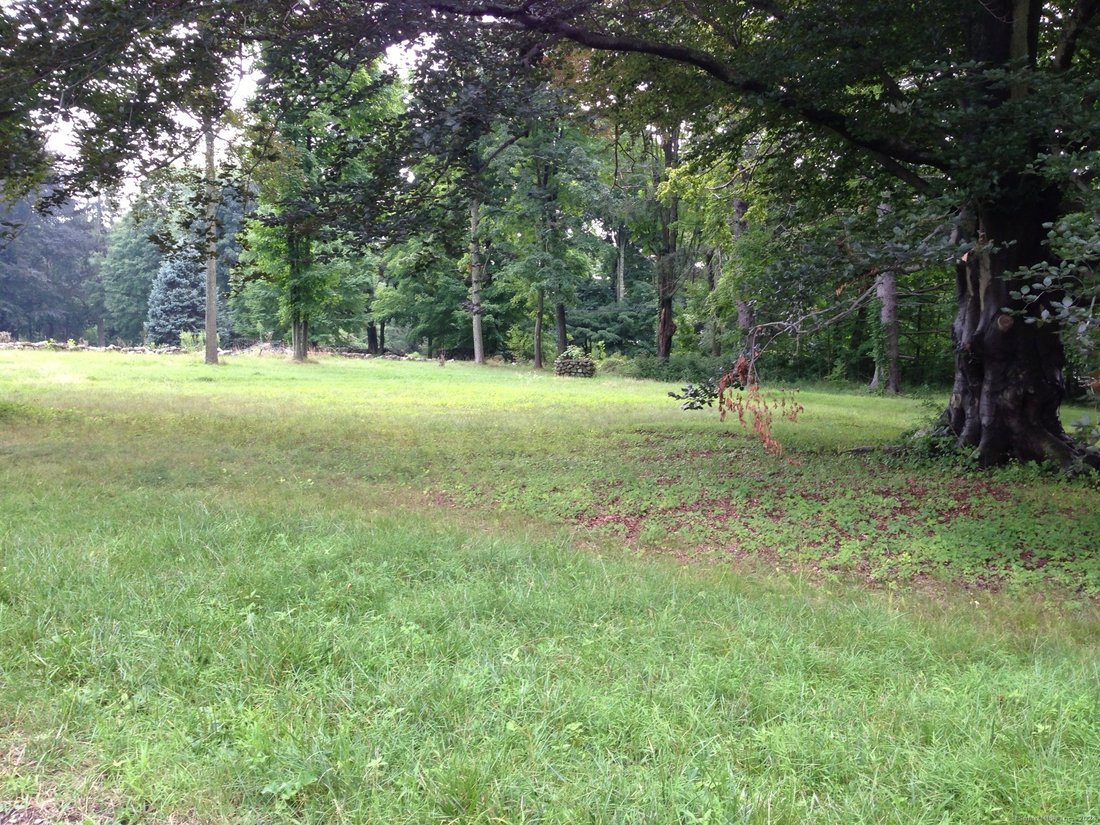 Prime Custom Home Site With Approved En New Canaan, Connecticut ...