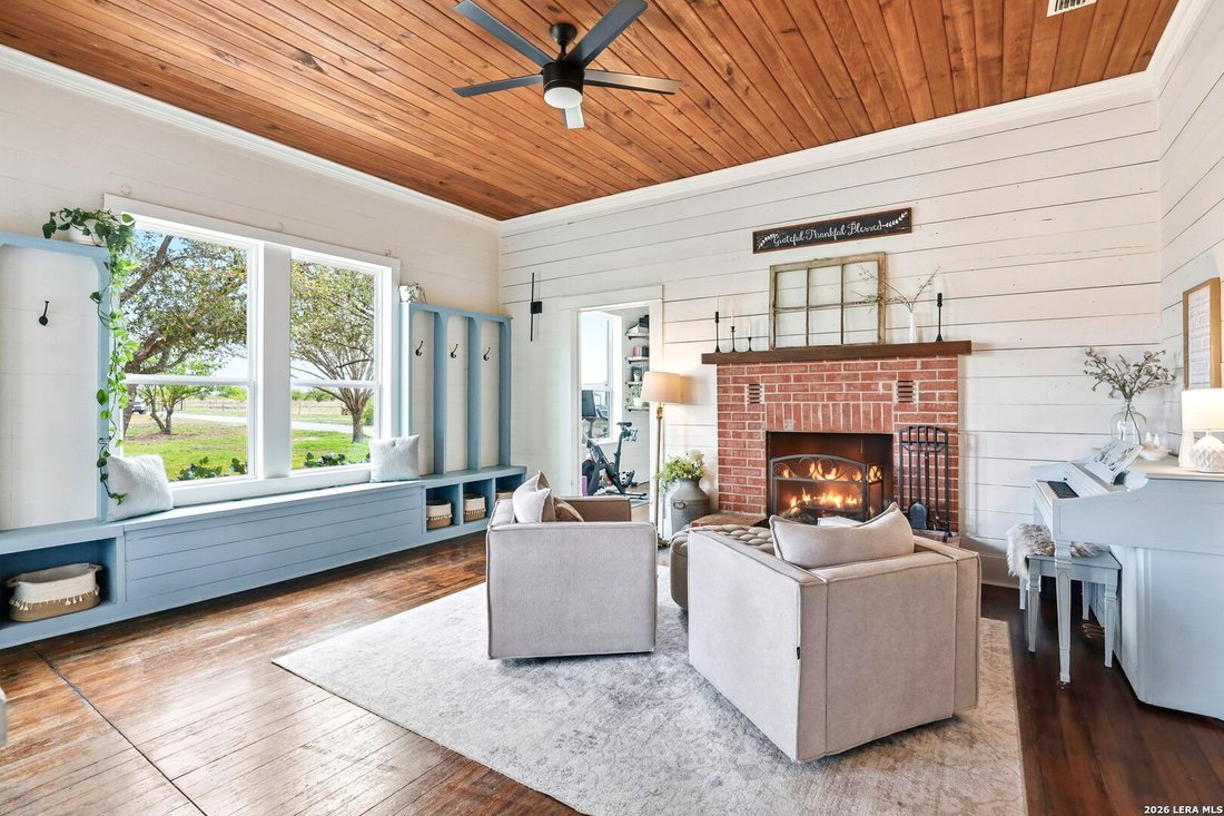 House in Seguin, Texas, United States 4 - 17572718