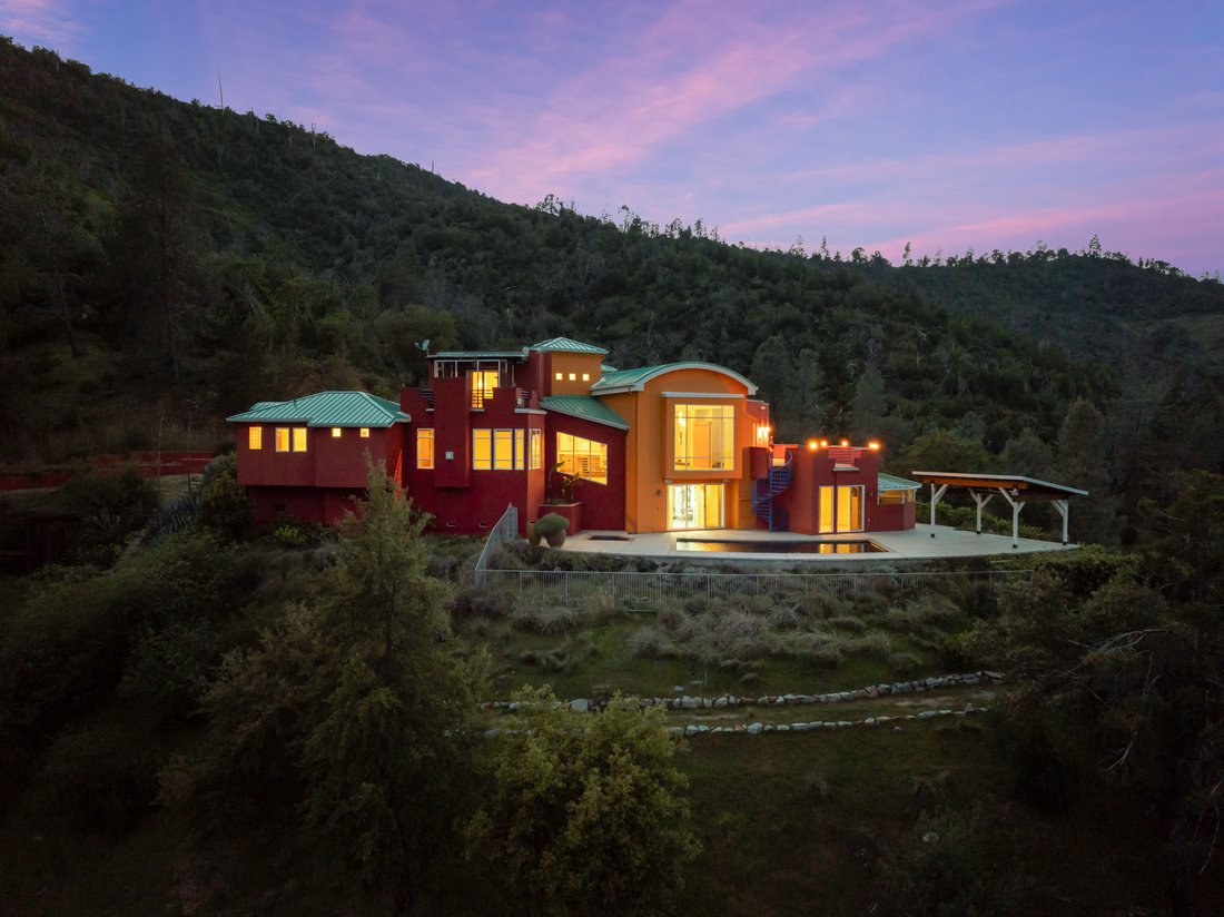 House in Redding, California, United States 3 - 17573789