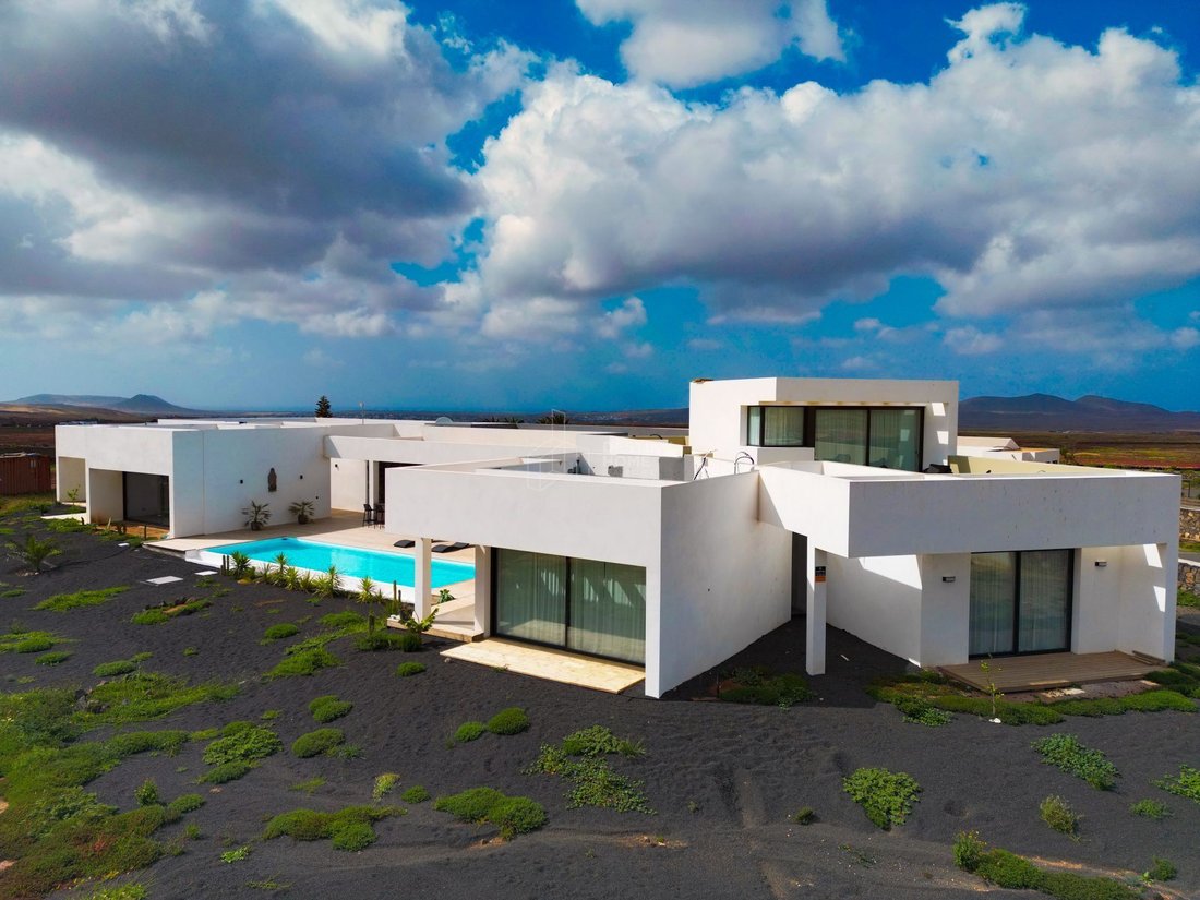 Villa in La Oliva, Canary Islands, Spain 1 - 17574051
