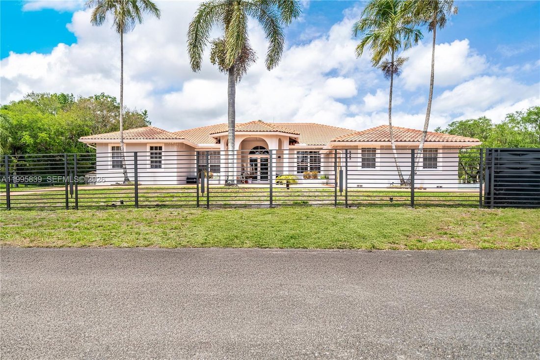 House in Davie, Florida, United States 3 - 17574336
