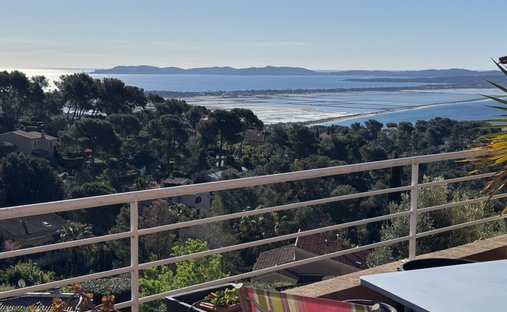 House in Hyeres, Provence-Alpes-Côte d'Azur, France 1
