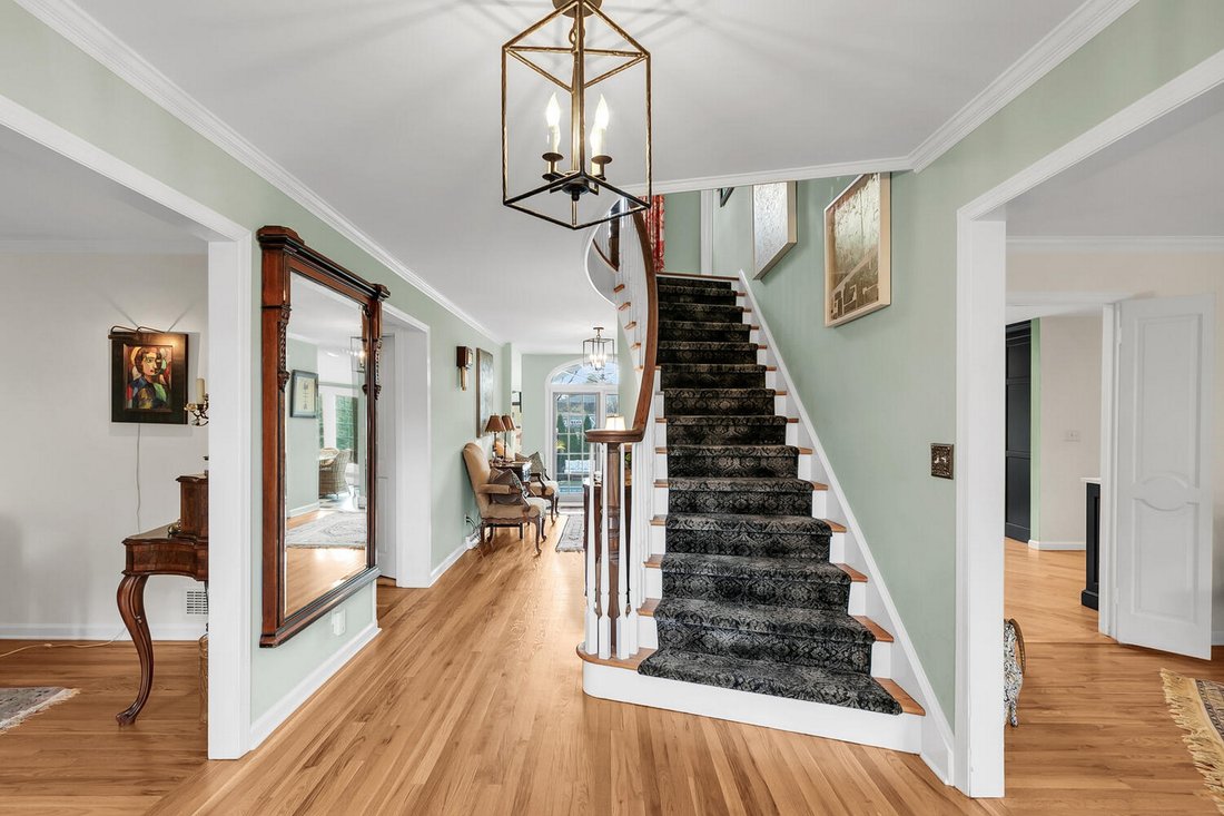 House in Colts Neck, New Jersey, United States 5 - 17573822