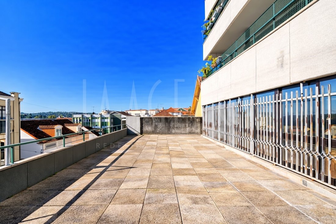 Apartment in Santo Antonio dos Olivais, Coimbra District, Portugal 2 - 17575246