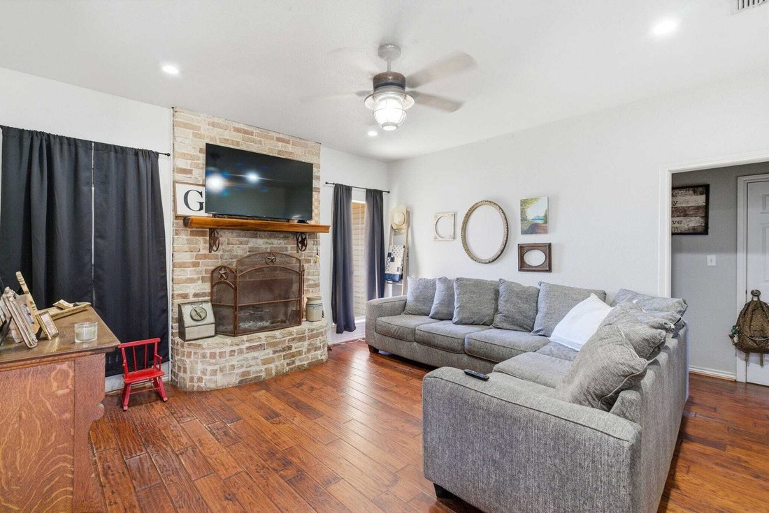 House in Weatherford, Texas, United States 3 - 17585807
