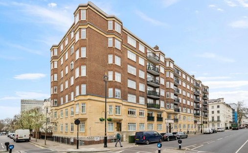 Apartment in Hyde Park, Westminster, England 1