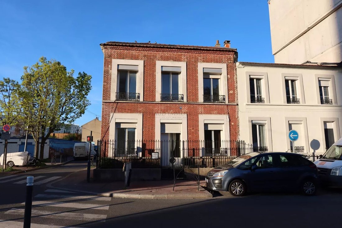 Estate in Vieux Saint Ouen, Saint-Ouen-sur-Seine, France 1 - 17574180