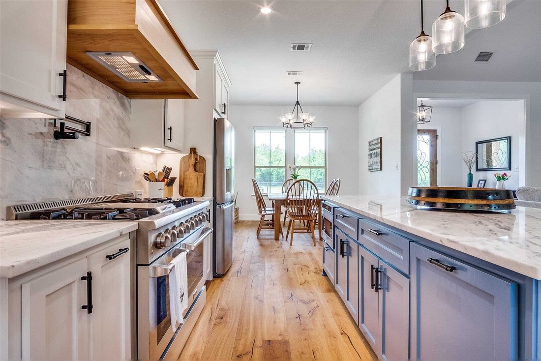 House in Grandview, Texas, United States 4 - 17586903