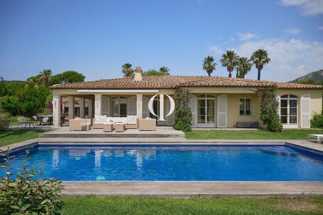 Villa in Grimaud, Provence-Alpes-Côte d'Azur, France 1 - 17557836