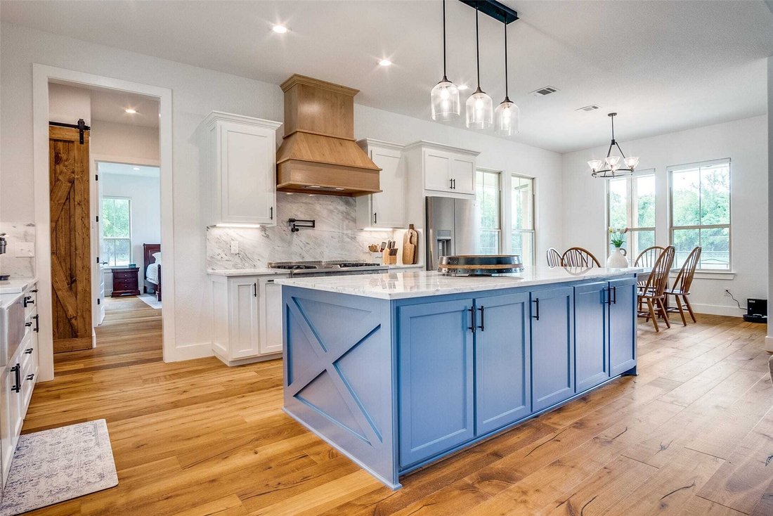 House in Grandview, Texas, United States 2 - 17586903